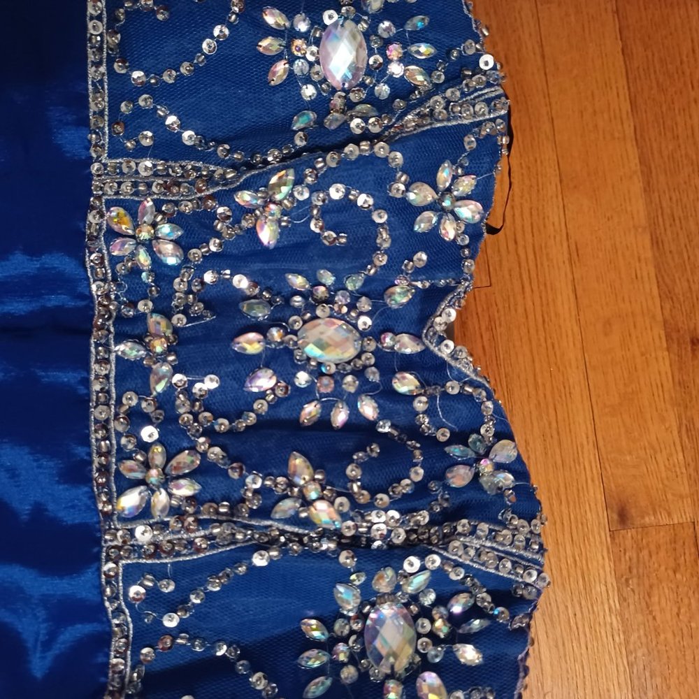 Windsor (Prom) - Picture 4 of 4
